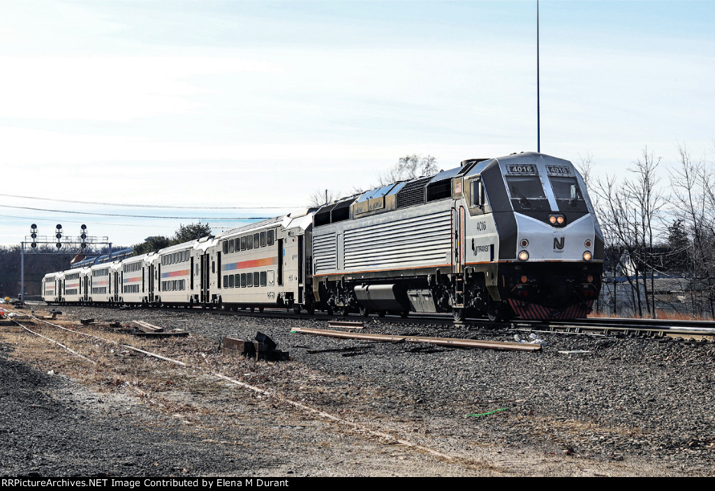 NJT 4016 on train 1207